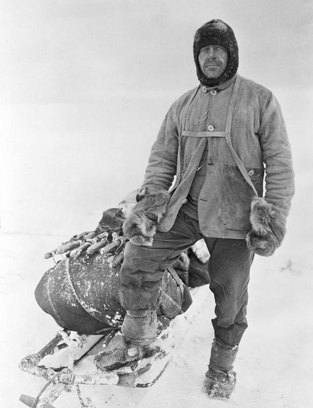 Robert Falcon Scott v roce 1911 v zimní výstroji zvolené pro dobytí jižního pólu