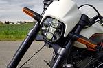 Harley-Davidson FXDR - LED nesmí chybět.