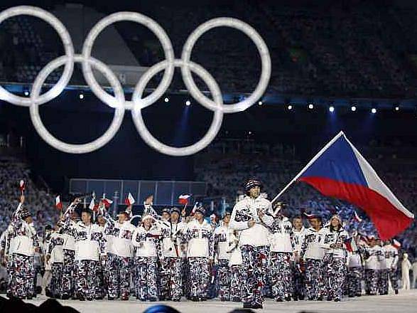 Jako vlajkonoš olympijského týmu ve Vancouveru.