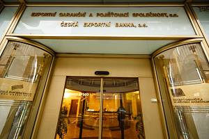 Národní ekonomická rada vlády navrhuje bez náhrady zrušit Českou exportní banku. Do rozpočtu by krok přinesl sedm a půl miliardy korun.