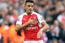 Alexis Sánchez z Arsenalu se raduje z gólu proti Manchesteru United.