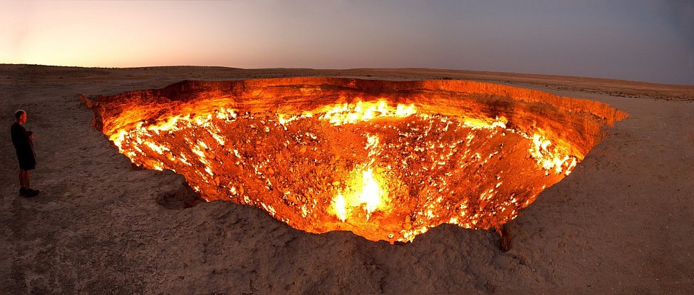 Kráter přezdívaný Brána do pekel v oblasti Darvaza.