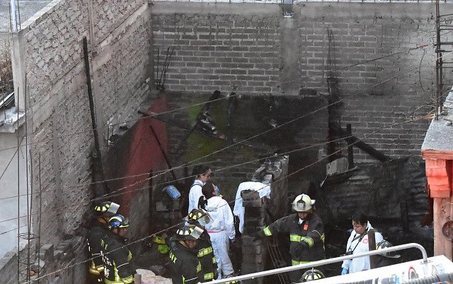 Při požáru v Mexico City zemřelo sedm dětí.