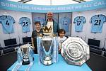 Vitrína s trofejemi Manchesteru City.