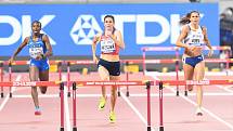 Zuzana Hejnová v semifinálovém běhu na 400 metrů překážek na MS v Dauhá