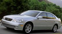 Lexus GS 300 (2005). Motor: 3.0 V6 (183 kW), najeto: 218 000 km. Cena: 159 000 Kč.