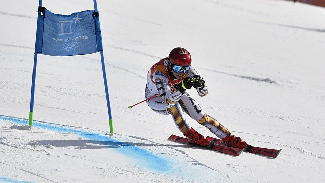 Ester Ledecká ve sjezdu na olympijských hrách v Pchjongčchangu.