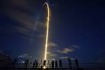 Raketa Falcon 9 společnosti SpaceX dnes z Kennedyho vesmírného střediska na Floridě vynesla na oběžnou dráhu loď Crew Dragon se čtyřčlennou civilní posádkou