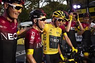 Egan Bernal slaví vítězství na Tour de France