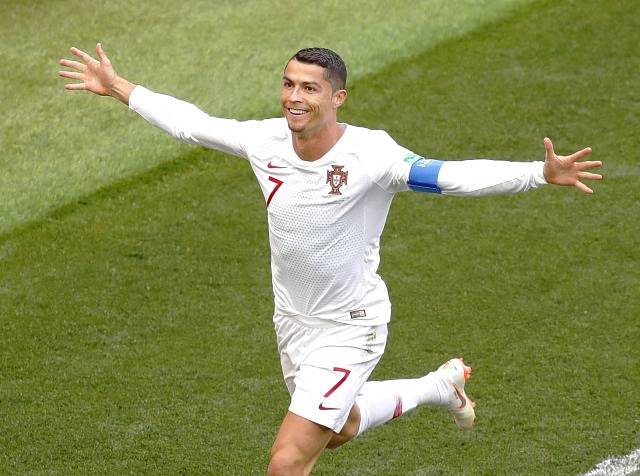 Cristiano Ronaldo slaví gól proti Maroku