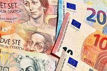 Koruna je nejsilnější k euru téměř za 15 let