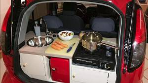 Kuchyňská linka v Peugeotu iOn.