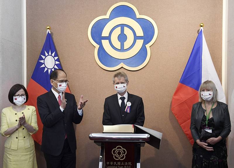 Předseda Senátu Miloš Vystrčil na konci srpna vyrazil na historickou návštěvu Tchaj-wanu.