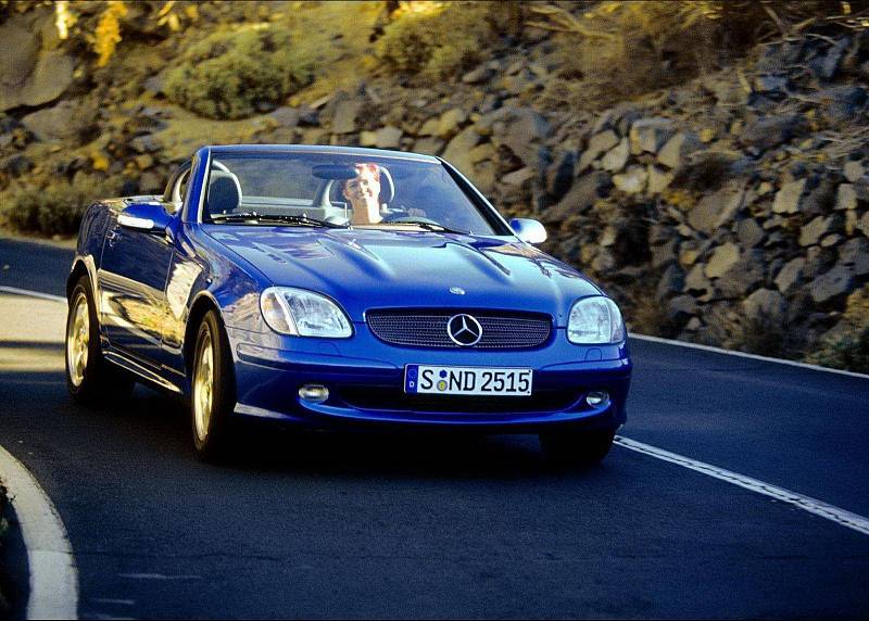 Mercedes-Benz SLK 200 Kompressor, rok 2000, najeto 101 000 km. Cena: 139 000 Kč