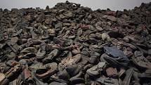 Boty obětí holokaustu v koncentračním táboře Osvětim I