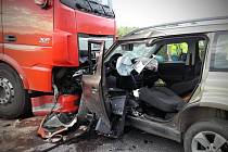 U Kolína se 6. července ráno na hlavním tahu na Nymburk čelně srazilo osobní auto s nákladním. Řidič osobního auta náraz nepřežil, druhý z šoférů z nehody vyvázl bez zranění