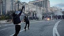 Nepokoje v ulicích Atén.