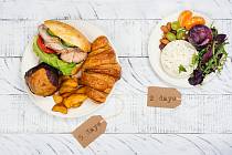 Dieta 5:2 je založená na takzvaném přerušovaném půstu, kdy se dva dny v týdnu výrazně omezí příjem kalorií a ve zbylých dnech se jí zdravě, ale bez většího omezování.