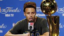 Nejužitečnější hráč sezony NBA Stephen Curry z Golden State.