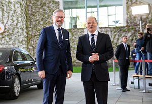 Český premiér Petr Fiala a německý kancléř Olaf Scholz (vpravo) při schůzce v Berlíně, 5. května 2022
