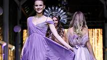 Akce Czech Fashion Week je prestižní módní událostí a dívky to dobře ví