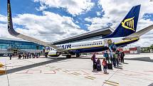 Letadlo společnosti Ryanair na letišti ve španělském městě Santiago de Compostela.