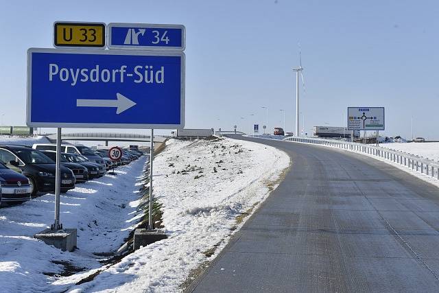 Nová část dálnice A5 vedoucí z Brna do Vídně.