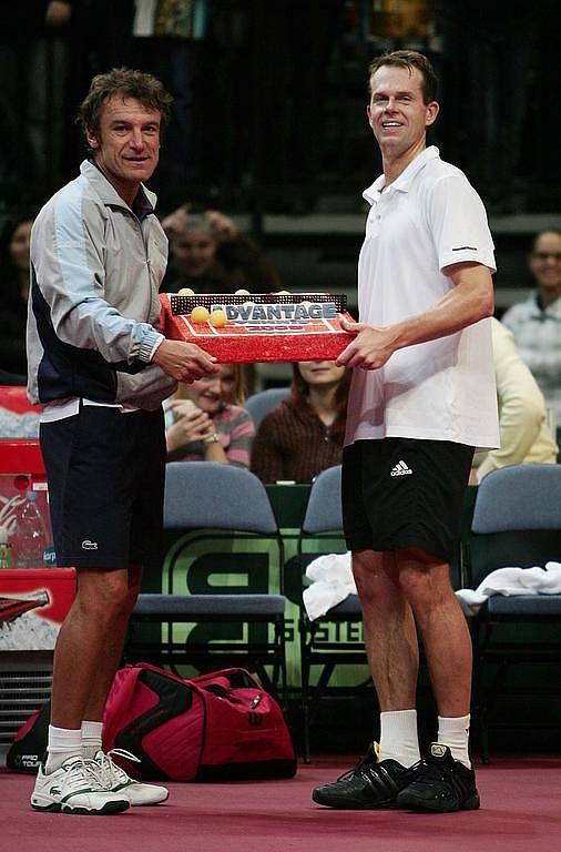 Švédské legendy Stefan Edberg (vpravo) a Mats Wilander.