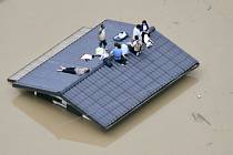 Japonsko sužují záplavy a sesuvy půdy