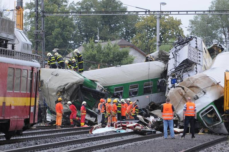 Odstraňování škod po nehodě vlaku