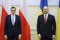 Ukrajinský premiér Denys Šmyhal (vpravo) a jeho polský protějšek Mateusz Morawiecki.