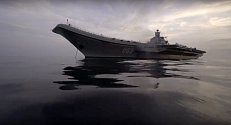 Na snímku ruského ministerstva obrany ruská letadlová loď Admirál Kuzněcov