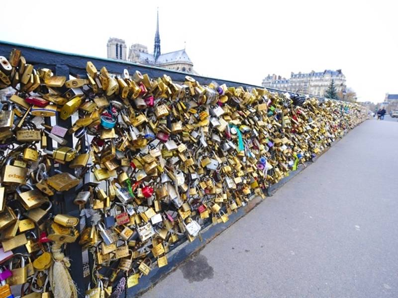 "Most lásky" v Paříži. Ilustrační foto.