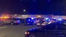 Střelba v supermarketu Walmart v americké Virginii