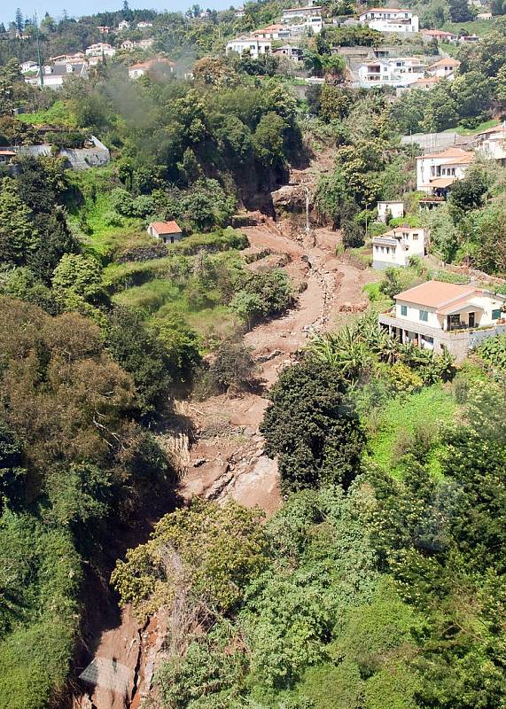 Portugalské město Funchal na Madeiře potopily před deseti lety sesuvy bahna a bleskové povodně