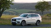 Volvo XC90.