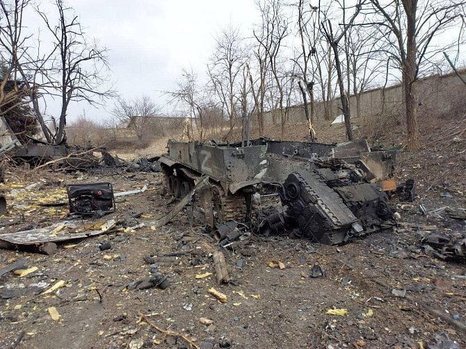 Ruský tank zničený ukrajinskými vojáky