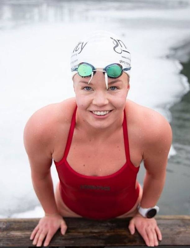 Profesionální sportovkyně, účastnice extrémních závodů a influencerka Elina Mäkinen je aktivní na sociálních sítích Instagram a TikTok