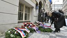 Pietní vzpomínka k uctění památky studentů Hlávkovy koleje, kteří se v roce 1939 stali obětí nacistické perzekuce a k připomenutí událostí z roku 1989, 17. listopadu 2021 v Praze. Ministryně financí Alena Schillerová.