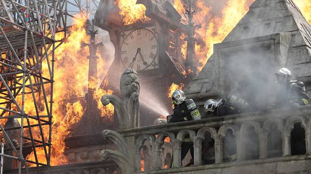 Filmový oheň v Notre-Dame