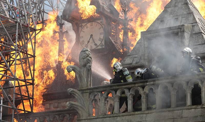 Filmový oheň v Notre-Dame