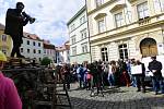 Lidé demonstrovali 30. dubna 2019 v Praze proti postupu ministra kultury Antonína Staňka při odvolání ředitele Národní galerie v Praze Jiřího Fajta a ředitele Muzea umění Olomouc Michala Soukupa.
