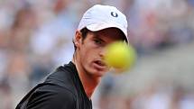 Andy Murray potvrdil roli favorita a na Roland Garros postoupil do čtvrtfinále.