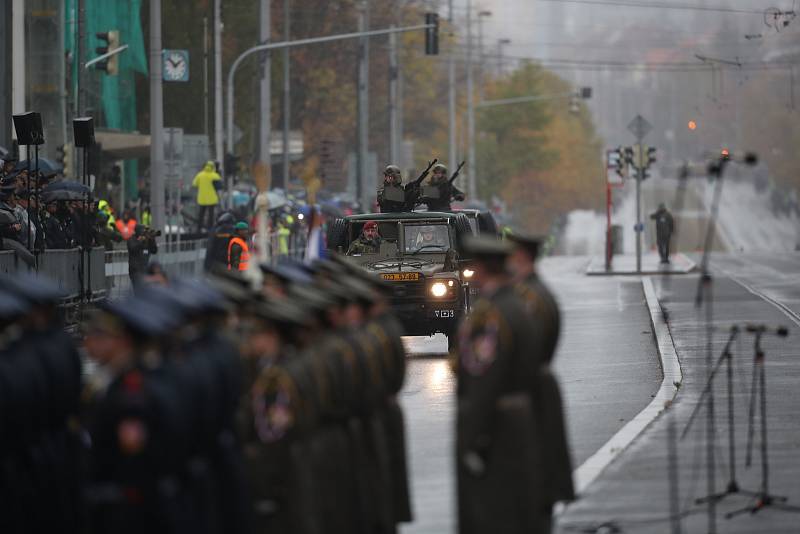 Největší vojenská přehlídka v moderních českých dějinách ke stému výročí republiky.