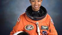Mae Jemisonová se stala první Afroameričankou, která se dostala do vesmíru. Do kosmu letěla na palubě raketoplánu Endeavour.