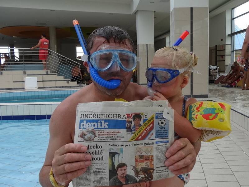 V Maďarsku s vnučkou - učí se plavat