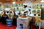 Muzeum lidových pálenic ve Vlčnově vystavuje destilační přístroje, v nichž se pokoutně pálila kořalka
