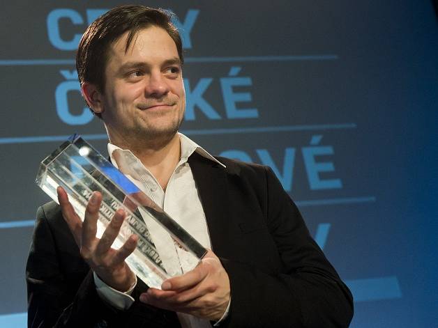 Cenu RWE pro objev roku získal Jiří Mádl coby debutující režisér a scénárista za film Pojedeme k moři.