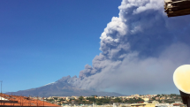 Sopka Etna se probudila k životu.