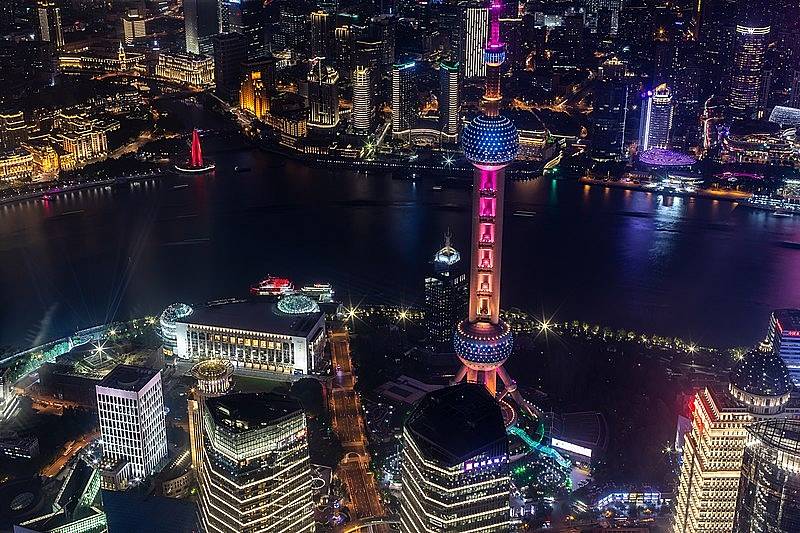 Výhled z mrakodrapu Shanghai Tower. Právě v této budově se nachází i Heavenly Jin, nejvýšše položená restaurace (nacházející se uvnitř budovy) na planetě.